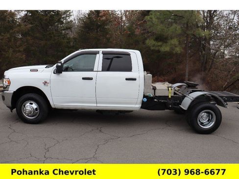 Used 2023 RAM 3500 Tradesman w/ Chrome Appearance Group image 4