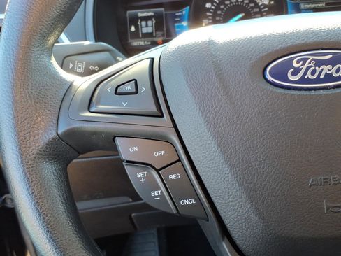 Certified 2022 Ford Edge SE w/ Black Appearance Package image 17