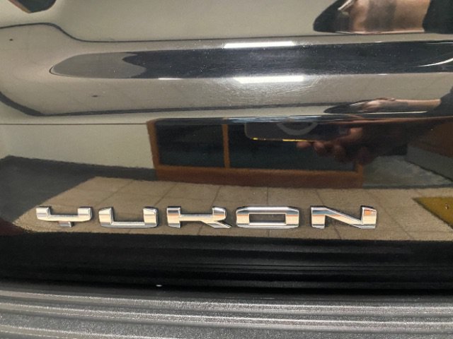 Used 2023 GMC Yukon XL SLT AWD/4WD image 30