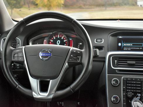 Used 2015 Volvo S60 T5 Premier Plus image 19