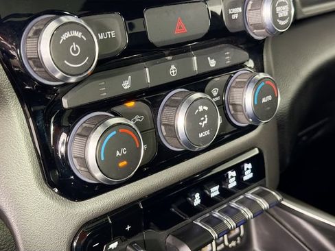 Used 2019 RAM 1500 Big Horn AWD/4WD image 16