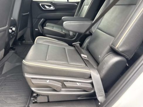 Used 2022 GMC Yukon SLT w/ SLT Premium Package RWD image 17