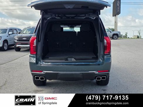 Used 2025 GMC Yukon XL AT4 w/ AT4 Premium Plus Package AWD/4WD image 7