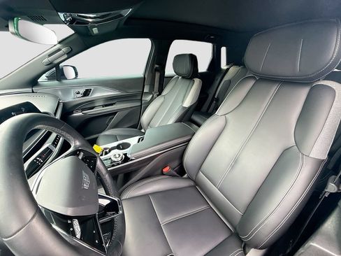 Used 2024 Cadillac Lyriq Tech RWD image 21