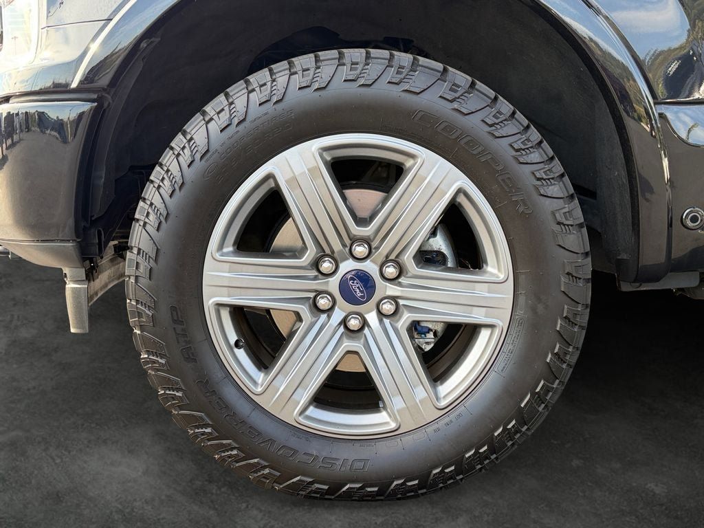 Used 2019 Ford F150 Lariat w/ Equipment Group 502A Luxury AWD/4WD image 4