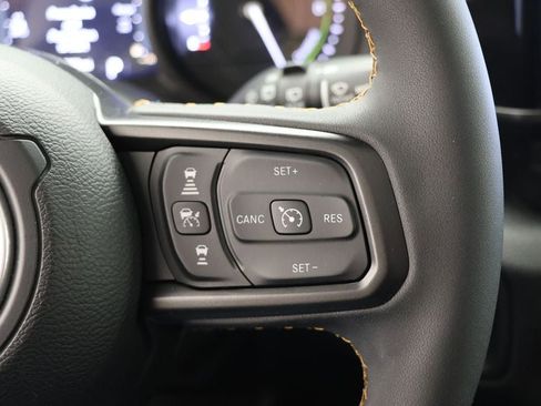 Used 2024 Jeep Wrangler Unlimited w/ Convenience Group image 21