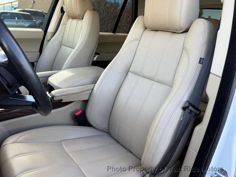 Used 2016 Land Rover Range Rover HSE image 16