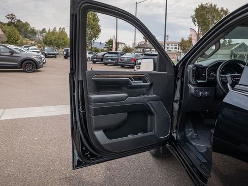 Used 2023 GMC Sierra 1500 Elevation image 13