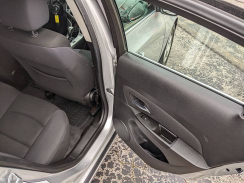 Used 2014 Chevrolet Cruze LT FWD image 15