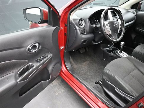 Used 2018 Nissan Versa SV w/ SV Special Edition Package image 11