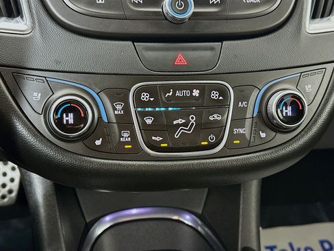 Used 2017 Chevrolet Malibu Premier w/ Premier Sun and Wheel Package image 16