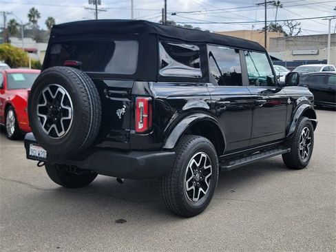 Certified 2023 Ford Bronco Outer Banks image 3