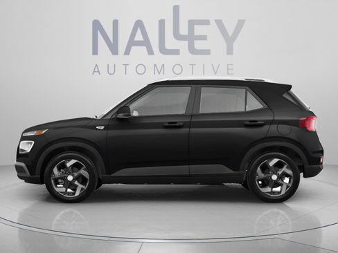Used 2026 Hyundai Venue SEL FWD image 2
