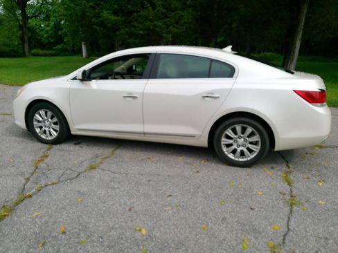 Used 2012 Buick LaCrosse Convenience FWD image 9