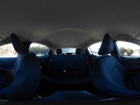 Used 2025 Toyota Prius LE image 37