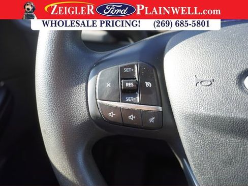 Used 2021 Ford Escape SE image 21