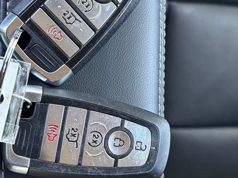 Used 2025 Ford Expedition Platinum AWD/4WD image 28