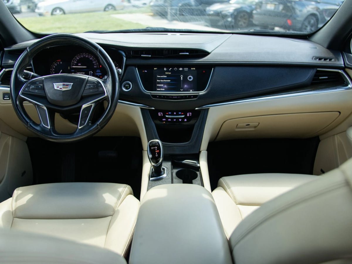 Used 2019 Cadillac XT5 FWD image 28