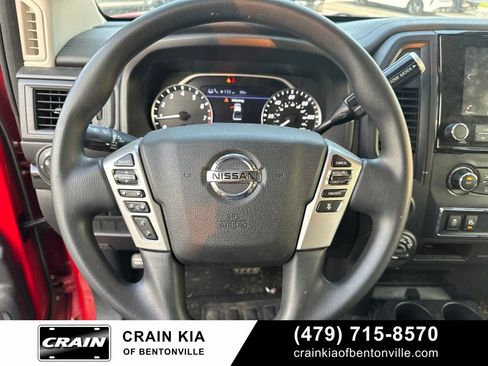 Used 2022 Nissan Titan SV AWD/4WD image 23
