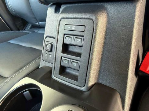 New 2025 Ford Bronco Badlands image 13