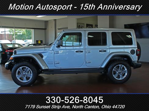 Used 2021 Jeep Wrangler Unlimited Sahara w/ LED Lighting Group AWD/4WD image 8