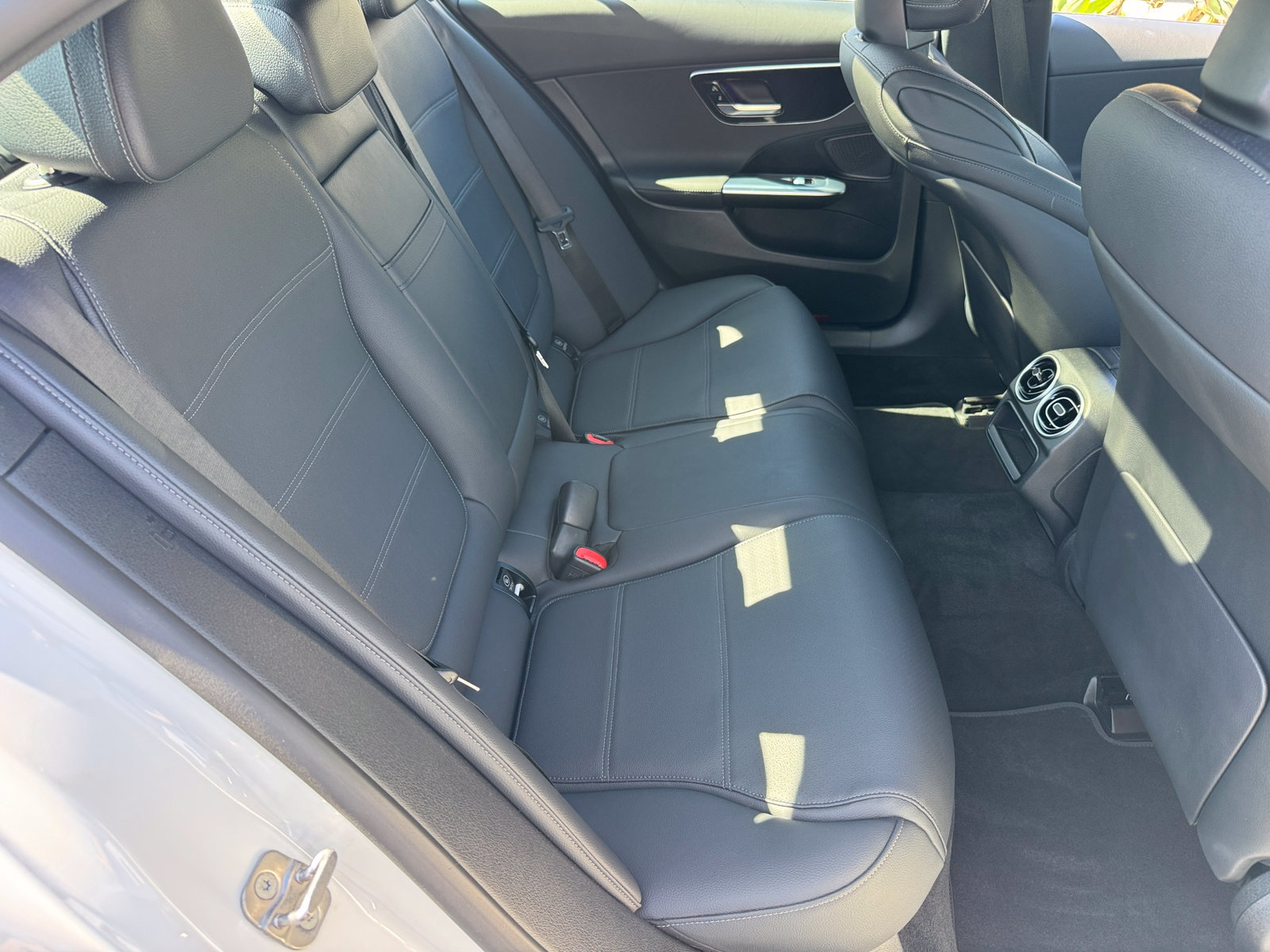 Used 2025 Mercedes-Benz C 300 4MATIC Sedan image 9