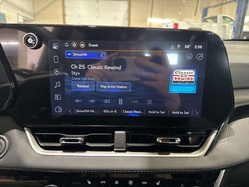 New 2026 Chevrolet Equinox LT w/ Convenience Package II image 30