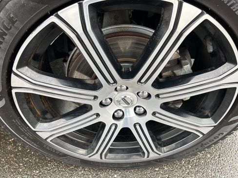 Used 2021 Volvo XC60 T5 Inscription w/ Protection Package Premier image 9