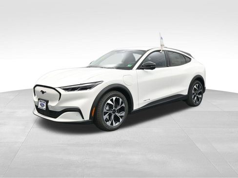 New 2025 Ford Mustang Mach-E Select image 4