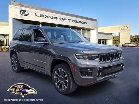 Used 2022 Jeep Grand Cherokee Overland w/ Luxury Tech Group IV AWD/4WD image 1