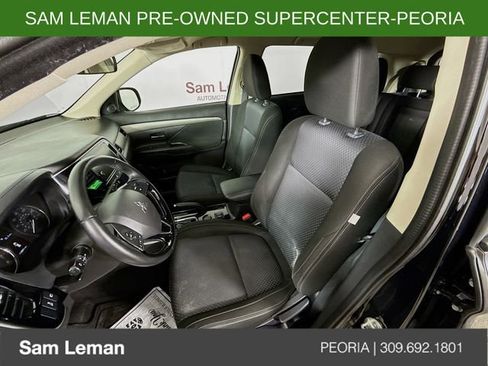 Used 2017 Mitsubishi Outlander SE image 20