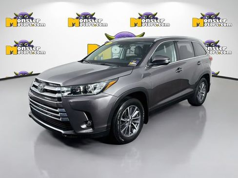 Used 2019 Toyota Highlander XLE AWD/4WD image 1