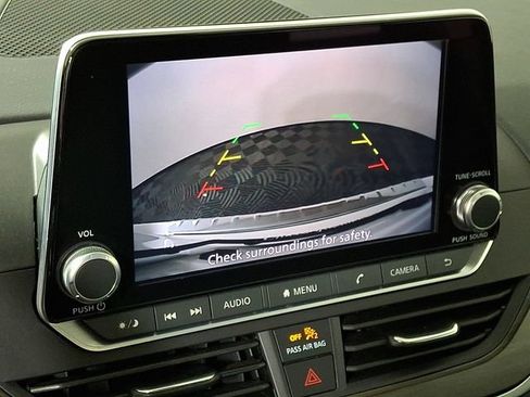 Used 2023 Nissan Altima 2.5 SV AWD/4WD image 4