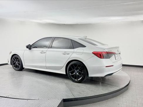 Used 2023 Honda Civic Sport image 6