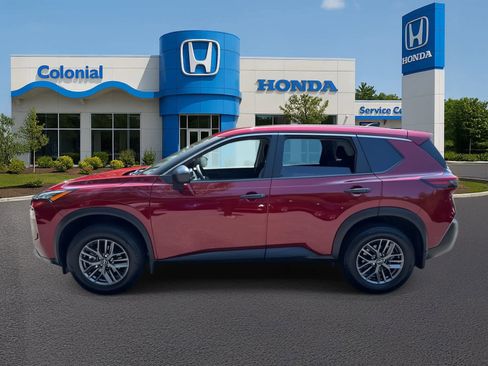 Used 2022 Nissan Rogue S image 3