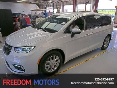 Used 2023 Chrysler Pacifica Touring-L