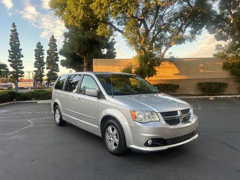 Used 2012 Dodge Grand Caravan Crew image 22