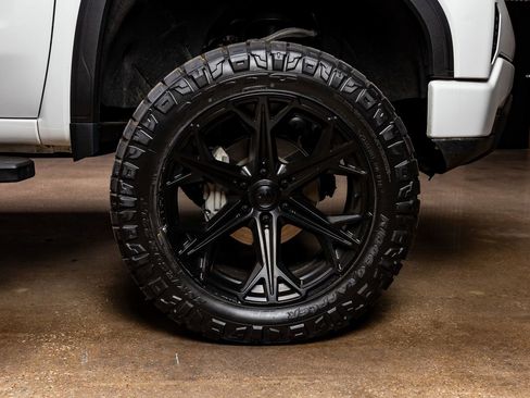 Used 2023 GMC Sierra 1500 Elevation w/ Preferred Package image 12