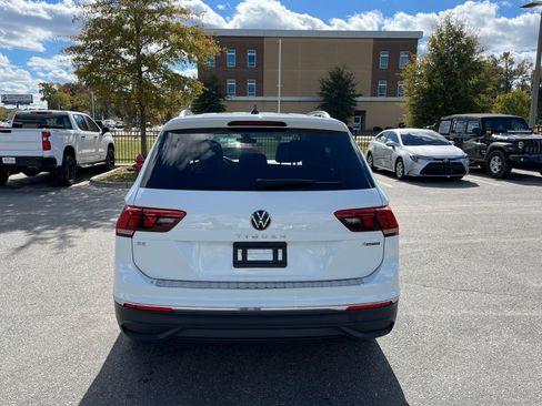 Used 2024 Volkswagen Tiguan SE image 7