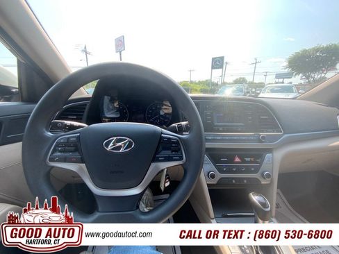 Used 2017 Hyundai Elantra SE w/ Cargo Package FWD image 17