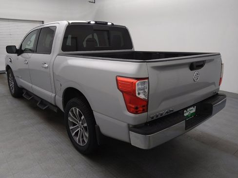 Used 2017 Nissan Titan SV image 5