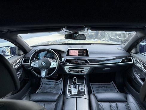 Used 2021 BMW 740i w/ M Sport Package image 21
