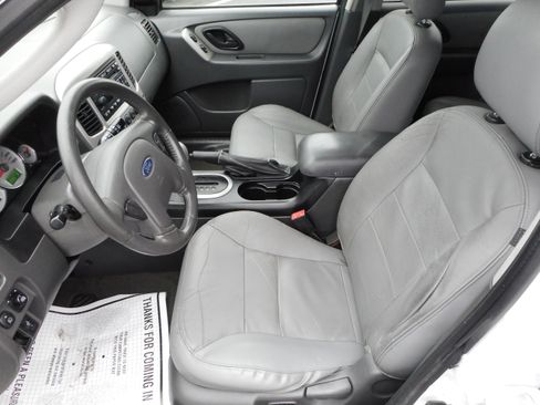 Used 2006 Ford Escape 4WD Hybrid image 13