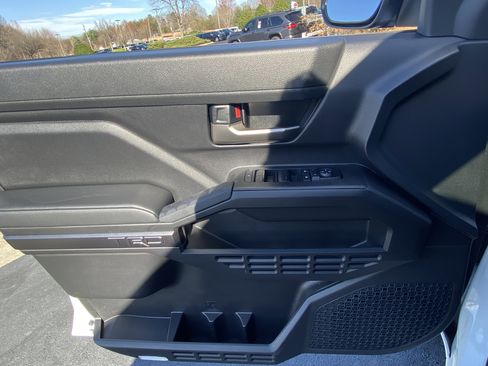 Certified 2025 Toyota Tacoma TRD Sport w/ TRD Sport Upgrade Package image 9