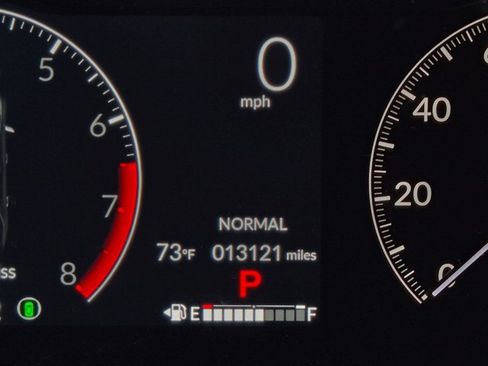 Used 2025 Honda Pilot EX-L image 9