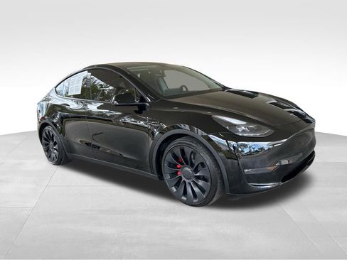 Used 2023 Tesla Model Y Long Range image 2