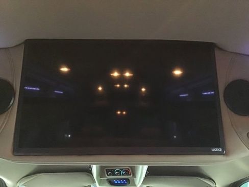 Used 2023 Chevrolet Express 2500 image 47