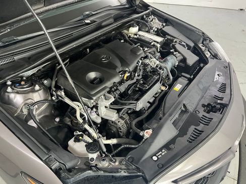 Used 2022 Toyota Camry SE FWD image 11