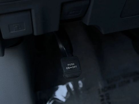 Used 2019 Toyota Sienna XLE image 34