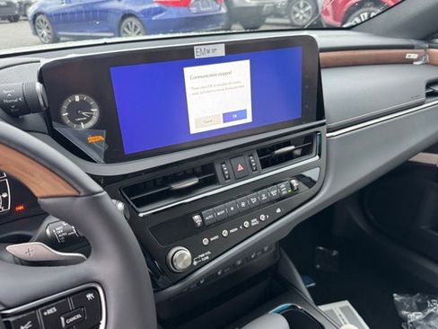 New 2025 Lexus ES 350 Ultra Luxury image 15